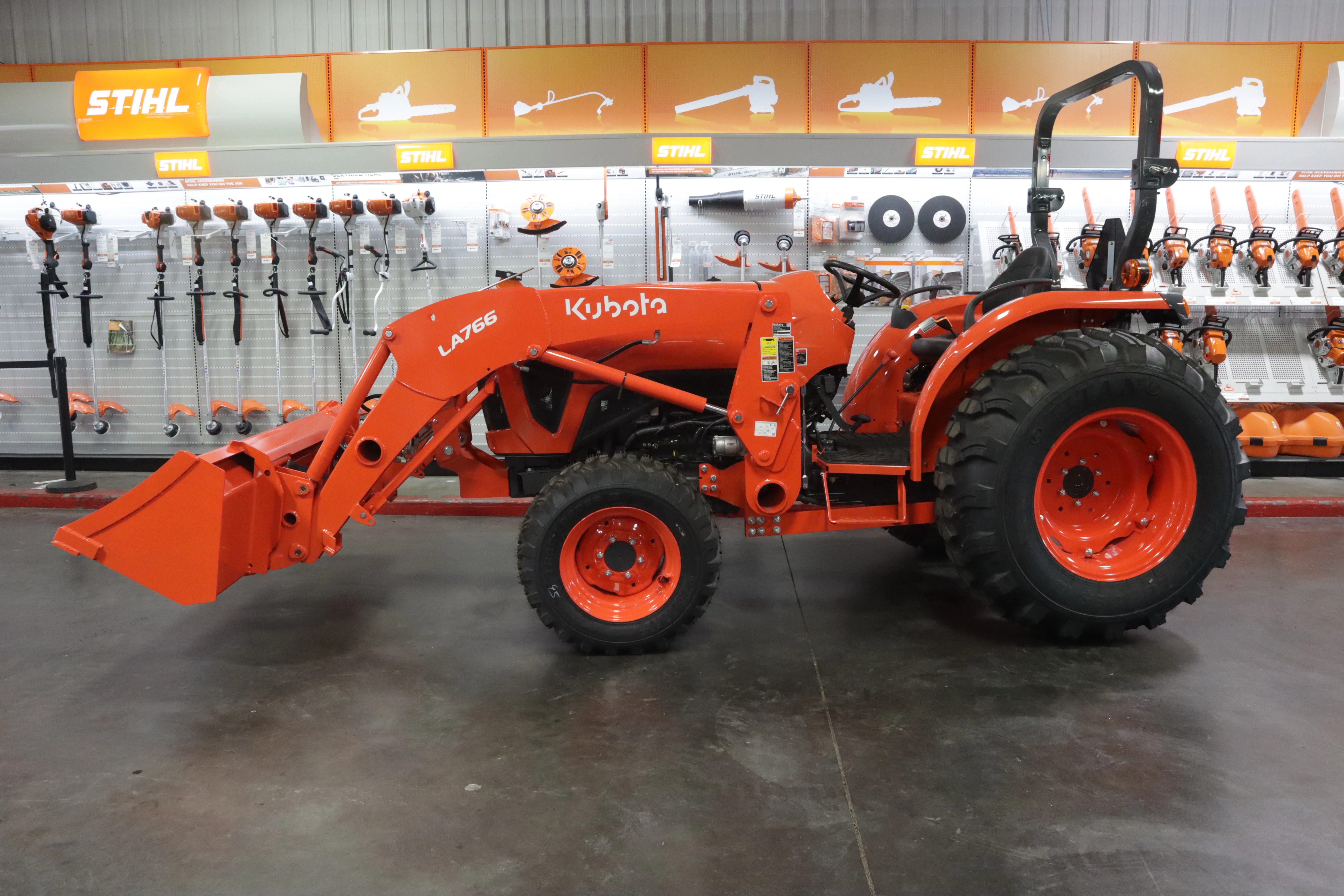 Kubota L4802HST - Image 3