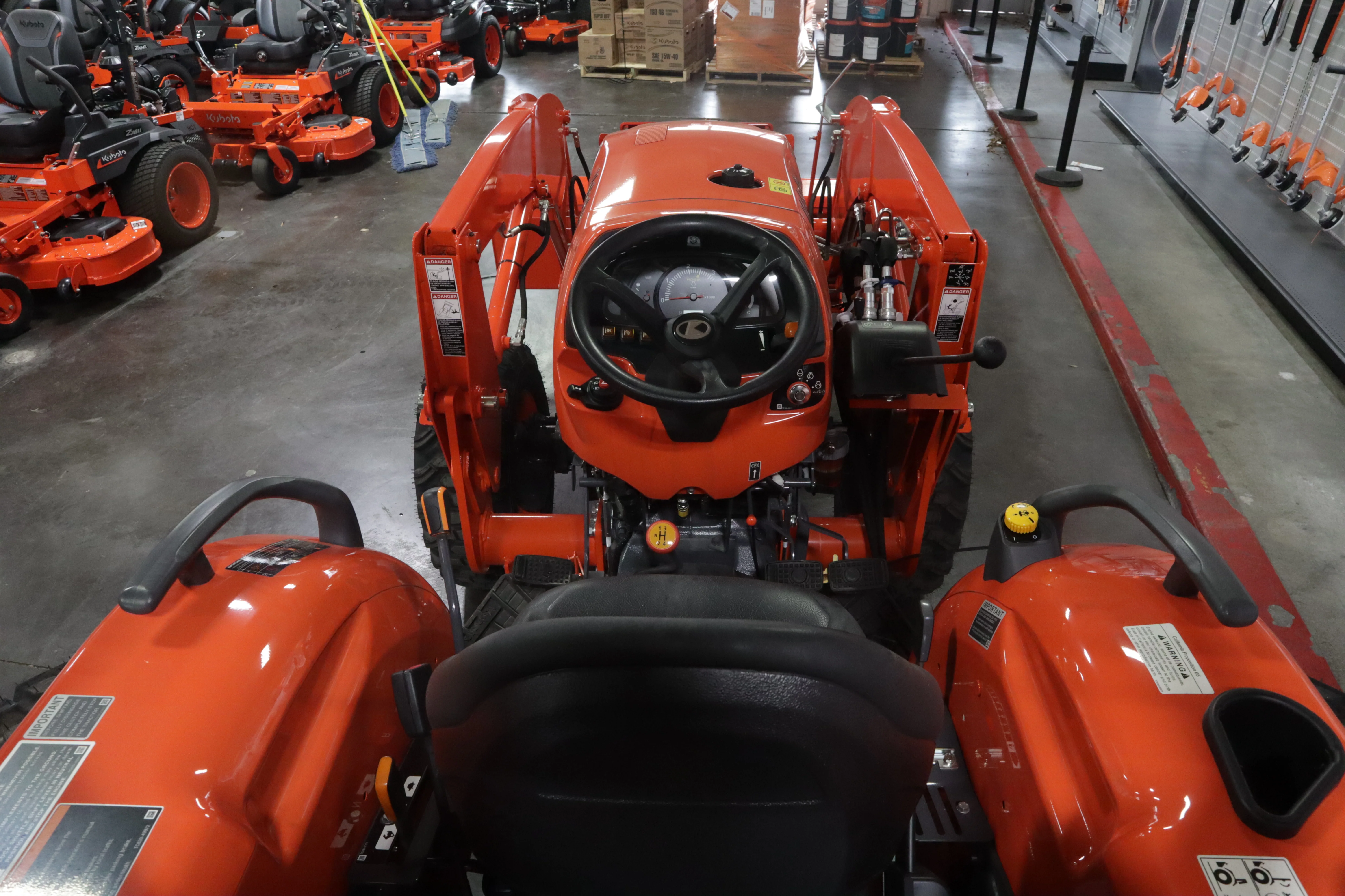 Kubota L4802HST - Image 6